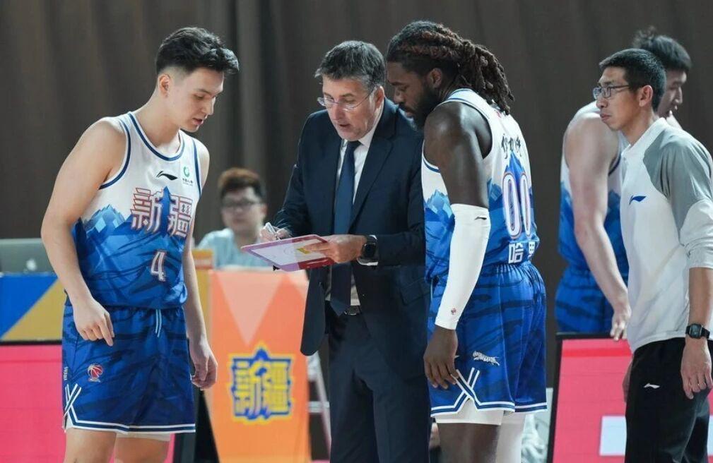 开云登录入口-新疆男篮官宣！后场大将韧带撕裂赛季报销，场均17+7新外援加盟！